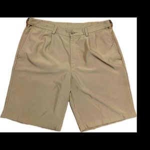 Men’s khaki pants